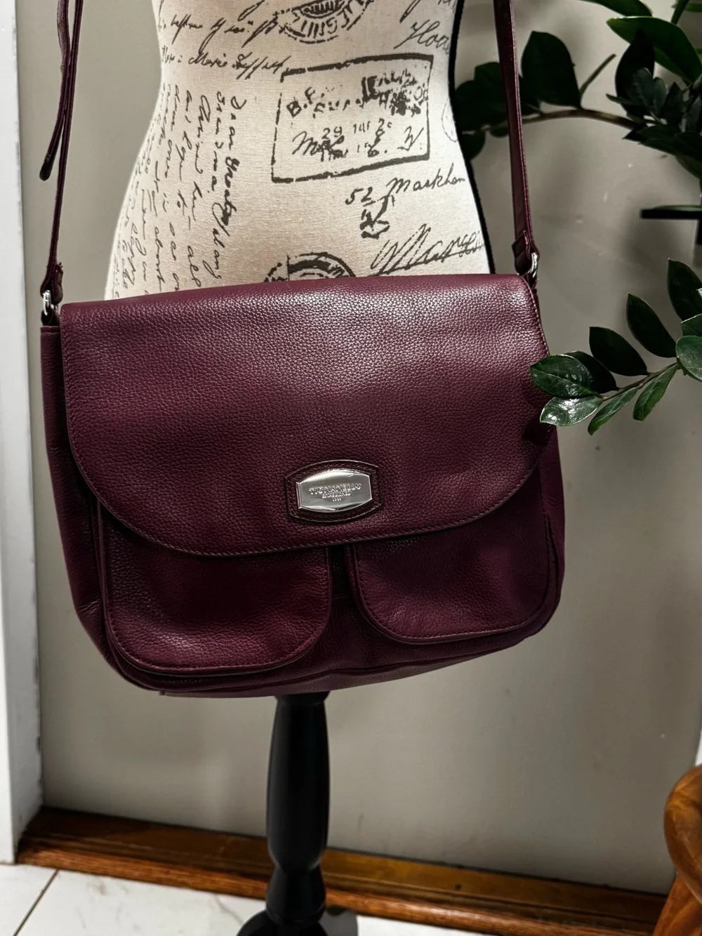 Tignanello‎ Burgundy Pebbled Leather Crossbody Messenger Bag Organizer